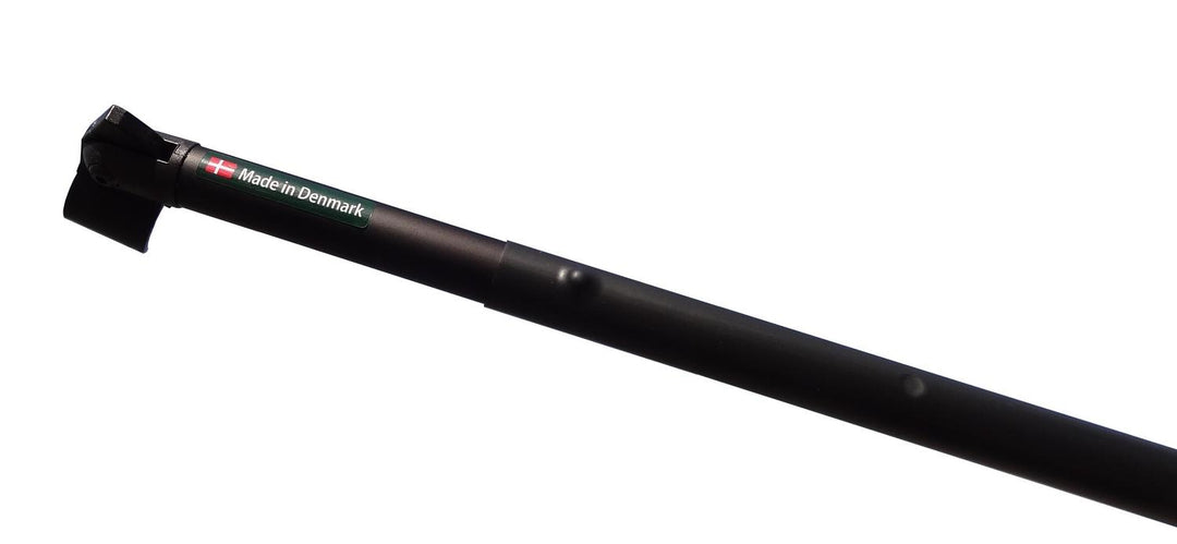 Viper-Flex Styx Elite+ single support leg lying at an angle, black telescopic aluminium pole with a flat clamp head and a red Made in Denmark sticker on the upper section.