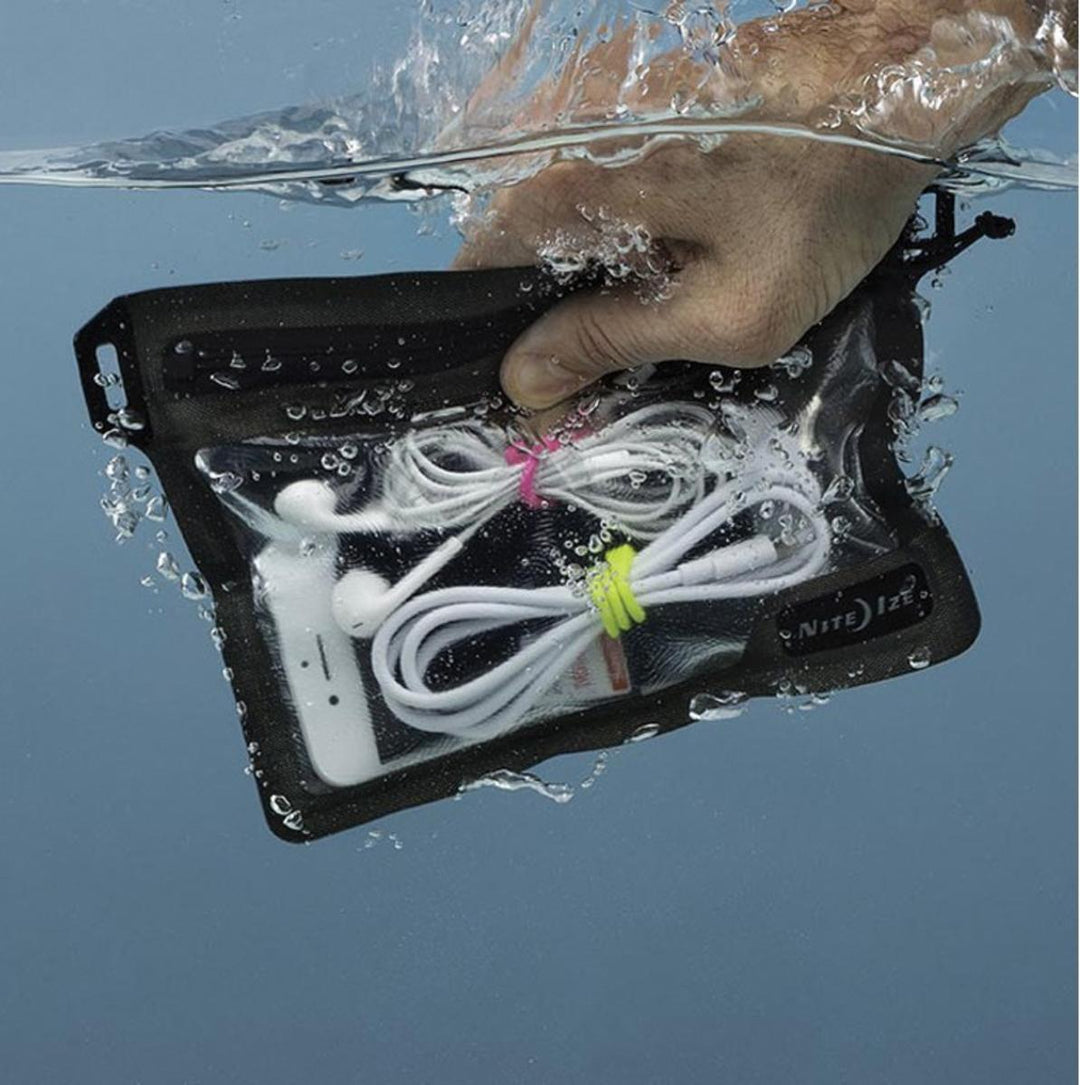 Bisley RunOff Waterproof Pocket by Nite Ize