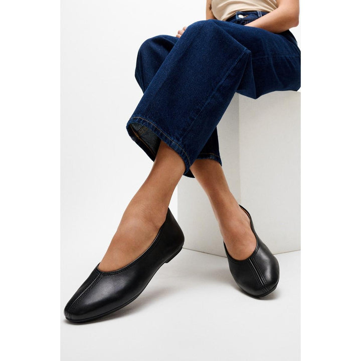 Fitflop Delicato High-Cut Flats – view 7