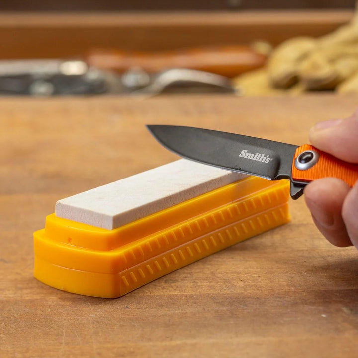 Smiths 4" Natural Arkansas Sharpening Stone w/ Cover