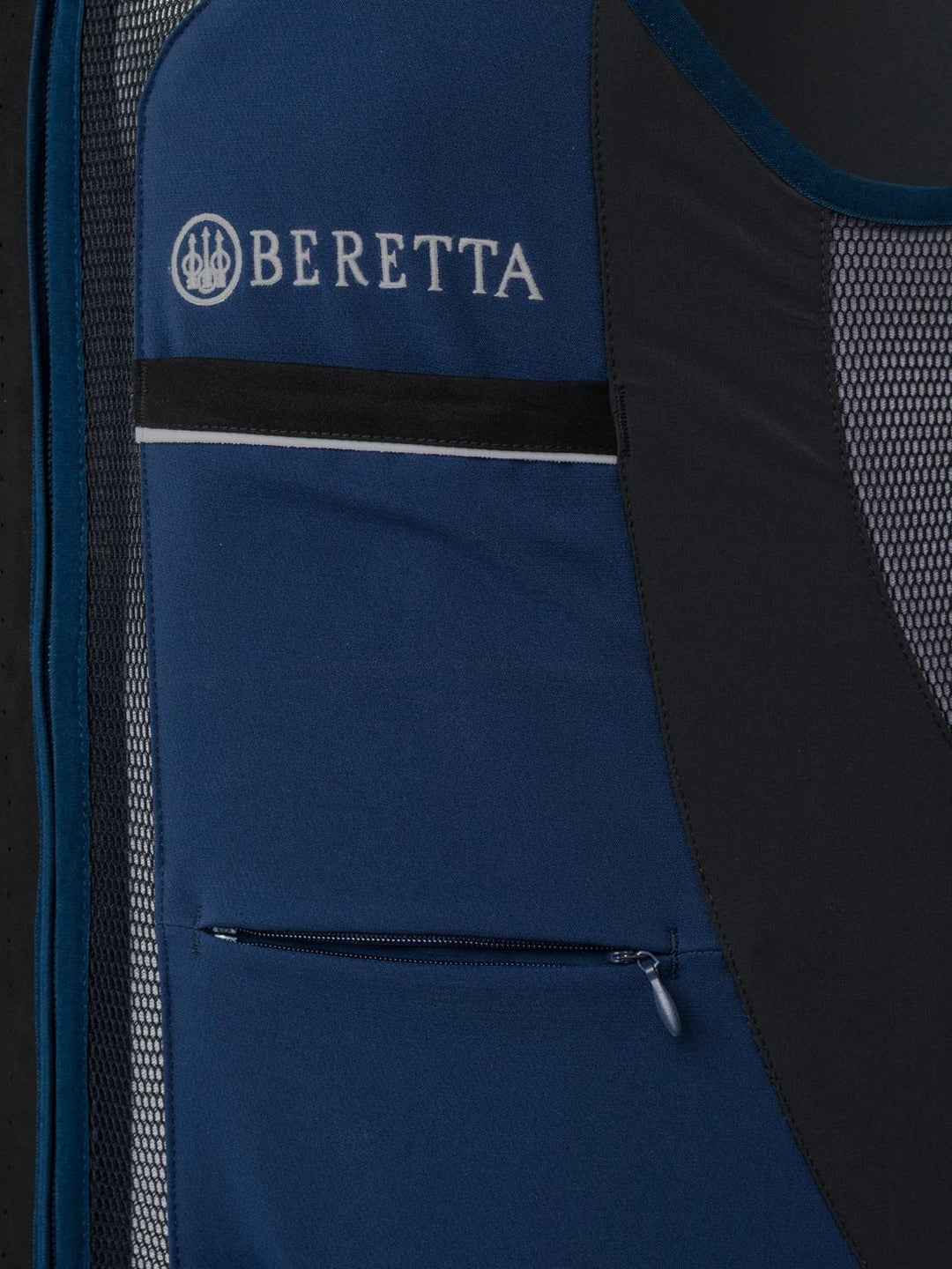 Beretta Crosser Vest, close-up of the Beretta logo chest pocket and zip pocket in navy blue