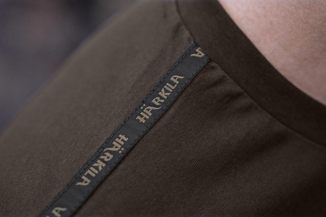 Harkila Härkila logo band S/S tshirt Shadow brown/Tarmac – view 6
