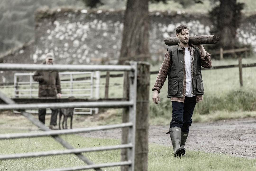Hoggs of Fife Padded Waxed Waistcoat Olive