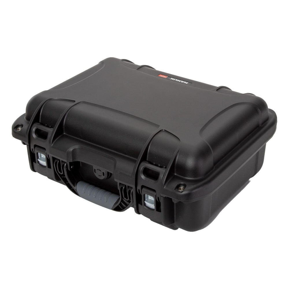 NANUK 920 hard case closed, three-quarter view showing the moulded lid, PowerClaw latches and grey handle grip.
