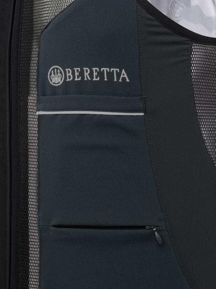 Beretta Looper Vest Camo, close-up of the chest pocket with Beretta logo, reflective piping and zip pocket
