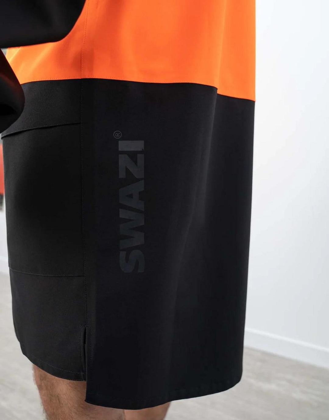 Swazi Southern Cross Blaze/Black 4Xl