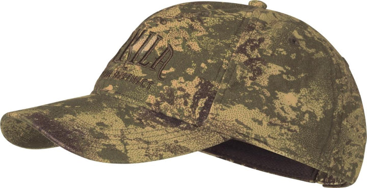Harkila Modi cap in AXIS MSP Forest camouflage, three-quarter view of the six-panel baseball cap with a tonal embroidered Harkila logo on the front and a dark under-peak